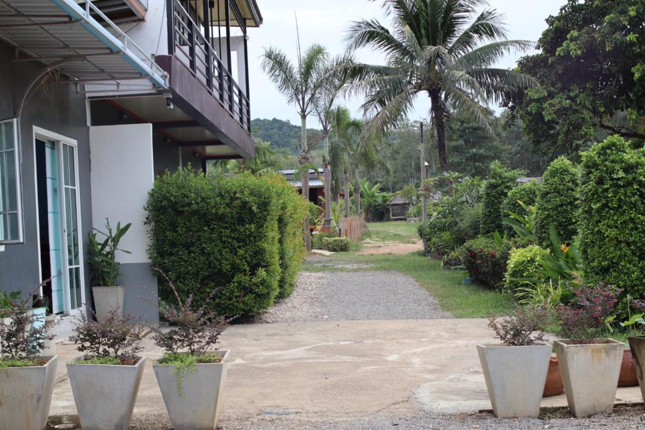 Baan Check In Hotel Koh Lanta Exterior photo